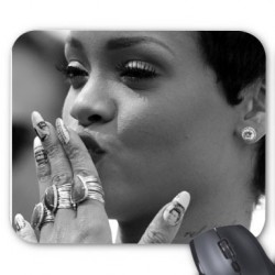 Tapis de souris personnalisÃ© rihanna  